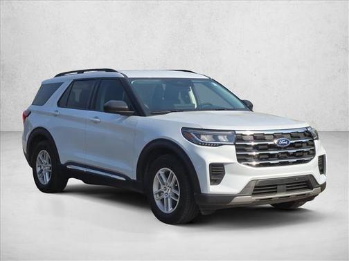 Space White Metallic 2025 Ford Explorer Active