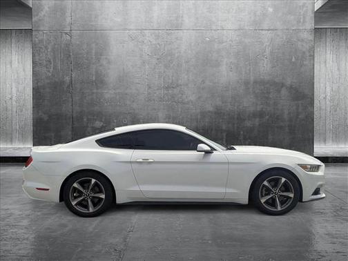 2016 Ford Mustang V6