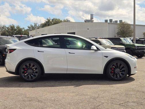 2022 Tesla Model Y Performance Dual Motor All-Wheel Drive