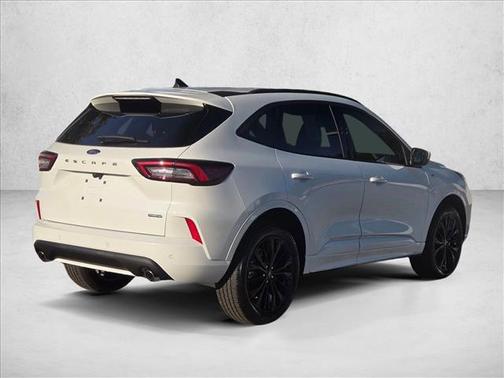 2026 Ford Escape ST-Line Elite
