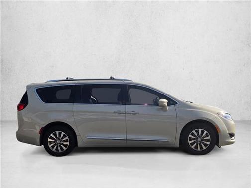 2020 Chrysler Pacifica Touring-L Plus