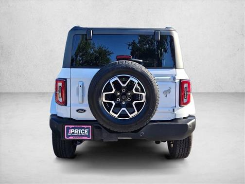 Oxford White 2025 Ford Bronco Outer Banks