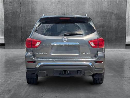 2017 Nissan Pathfinder Platinum