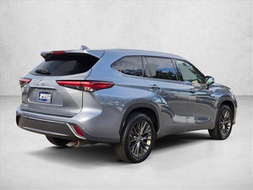2023 Toyota Highlander Platinum