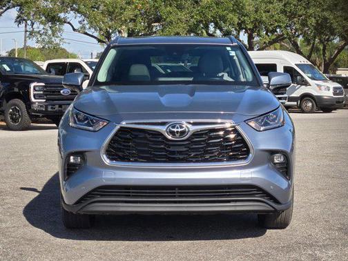 2023 Toyota Highlander Platinum