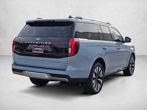 Glacier Gray Metallic Tri-Coat 2026 Ford Expedition Platinum