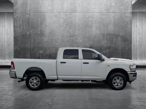 2024 RAM 2500 Tradesman Crew Cab 4x4 6'4' Box