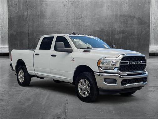 2024 RAM 2500 Tradesman Crew Cab 4x4 6'4' Box
