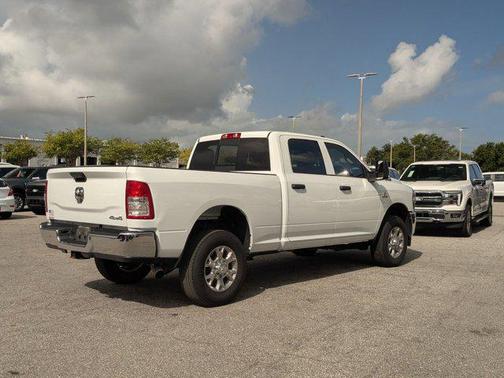 2024 RAM 2500 Tradesman Crew Cab 4x4 6'4' Box