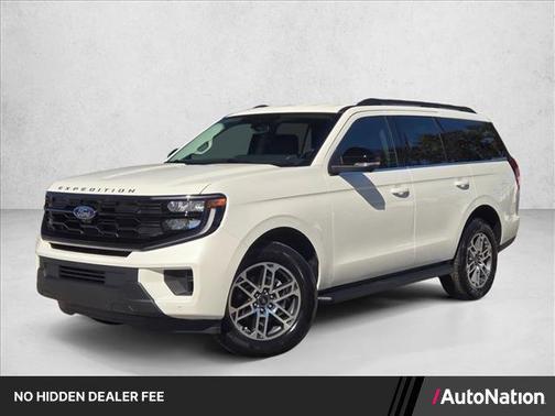 Star White Metallic Tri-Coat 2026 Ford Expedition Active