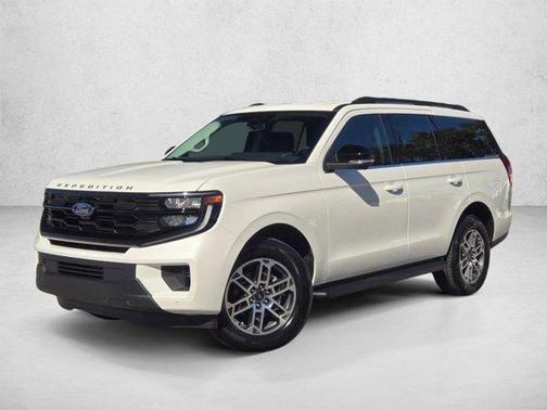 Star White Metallic Tri-Coat 2026 Ford Expedition Active