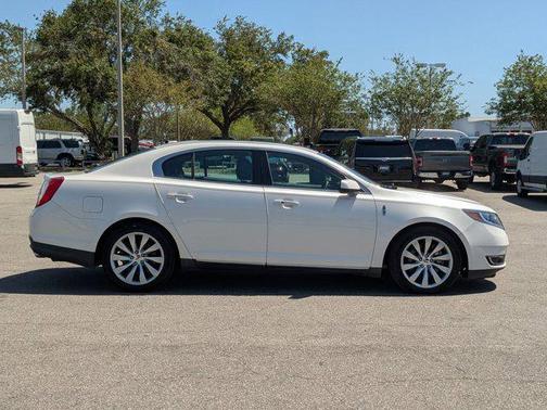 2015 Lincoln MKS Base