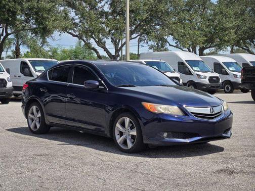 2013 Acura ILX 2.0L w/Premium Package