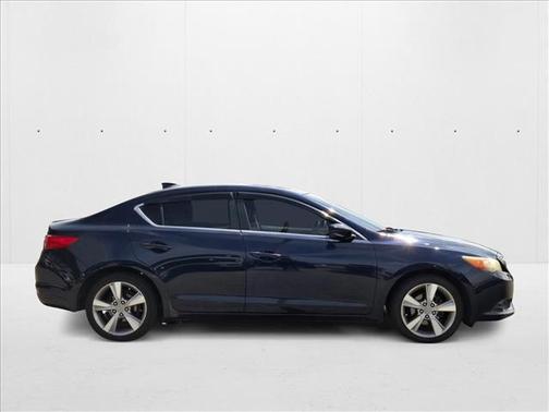 2013 Acura ILX 2.0L w/Premium Package