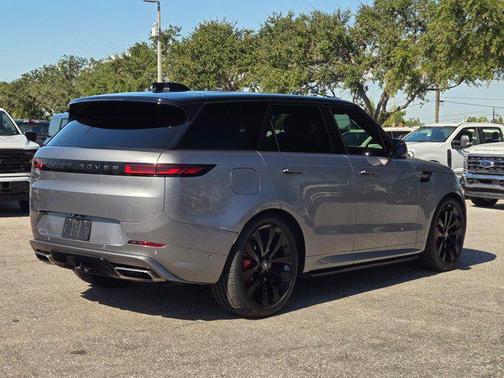 2024 Land Rover Range Rover Sport SE