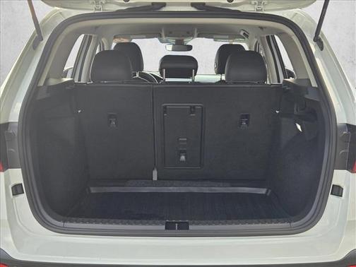 Pure White 2024 Volkswagen Taos 1.5T SE