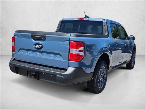 Azure Gray Metallic Tri-Coat 2026 Ford Maverick XLT