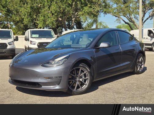 2021 Tesla Model 3 Standard Range Plus