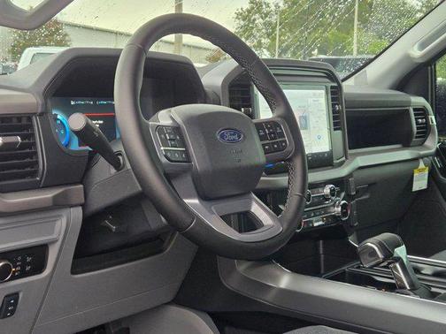2025 Ford F-150 Lightning XLT