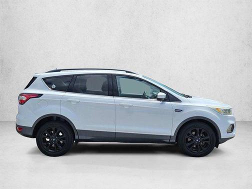 White 2017 Ford Escape SE