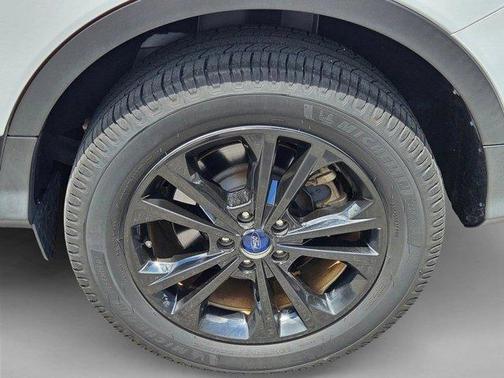 White 2017 Ford Escape SE