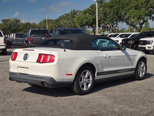2012 Ford Mustang V6