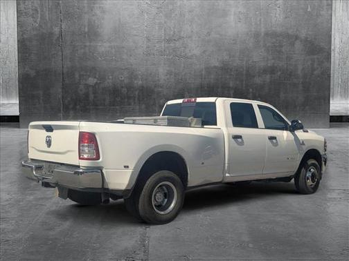 2022 RAM 3500 Tradesman Crew Cab 4x4 8' Box