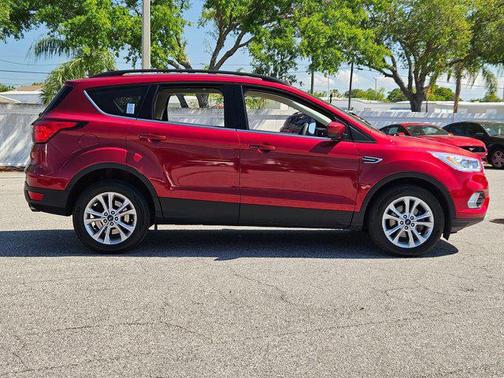 Ruby Red Metallic Tinted Clearcoat 2019 Ford Escape SEL