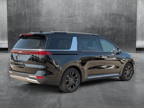 2022 Kia Carnival SX