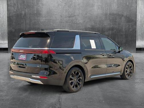 2022 Kia Carnival SX