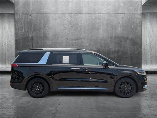 2022 Kia Carnival SX