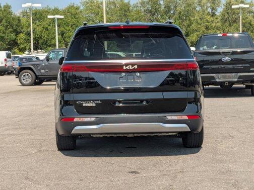 2022 Kia Carnival SX
