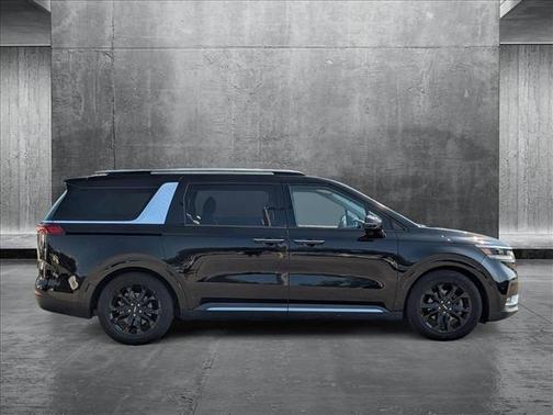 2022 Kia Carnival SX
