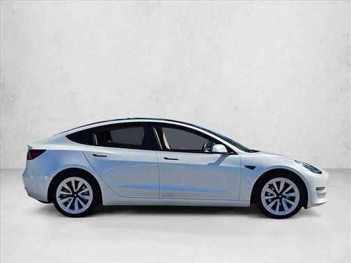 Pearl White Multi-Coat 2023 Tesla Model 3 Standard Range