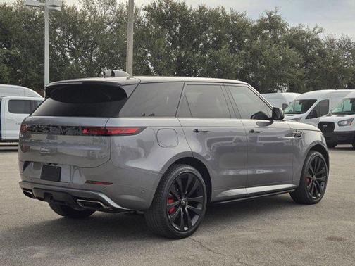 2024 Land Rover Range Rover Sport SE