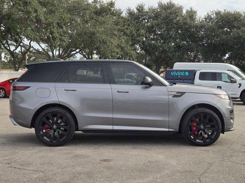 2024 Land Rover Range Rover Sport SE