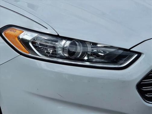 Oxford White 2016 Ford Fusion Energi SE Luxury