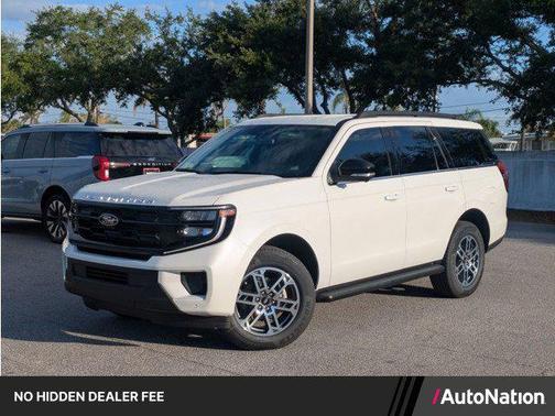 Star White Metallic Tri-Coat 2026 Ford Expedition Active