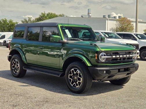2025 Ford Bronco Outer Banks