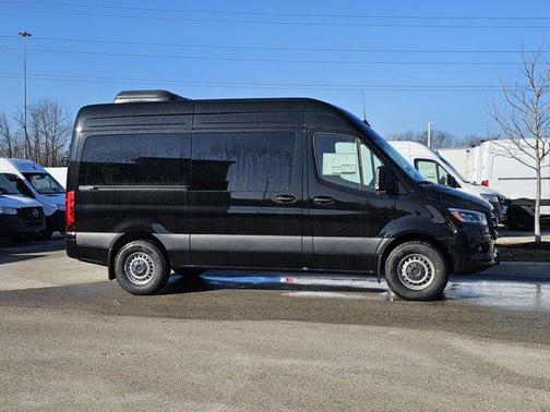 2025 Mercedes-Benz Sprinter 2500 144 WB Standard Roof Passenger