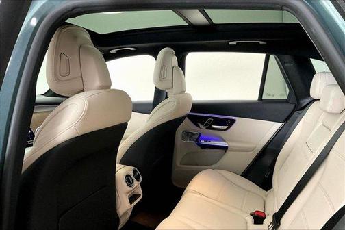 Verde 2025 Mercedes-Benz GLC 350e Base 4MATIC