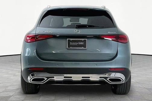 Verde 2025 Mercedes-Benz GLC 350e Base 4MATIC
