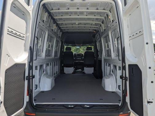 2025 Mercedes-Benz Sprinter 2500 High Roof