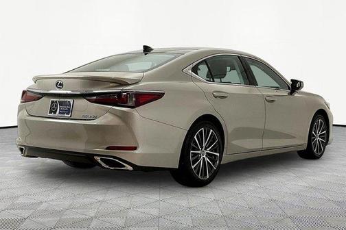 Moon 2023 Lexus ES 350