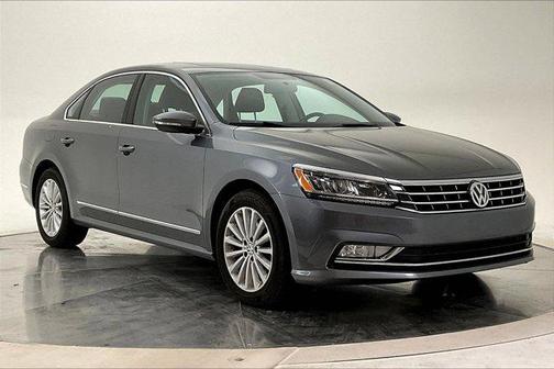 Platinum Gray Metallic 2017 Volkswagen Passat 1.8T SE