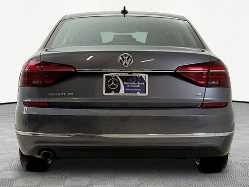 Platinum Gray Metallic 2017 Volkswagen Passat 1.8T SE
