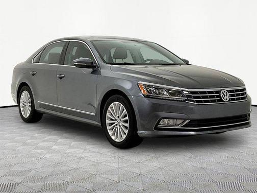 Platinum Gray Metallic 2017 Volkswagen Passat 1.8T SE