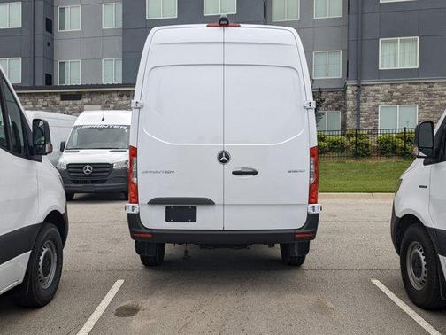2025 Mercedes-Benz Sprinter 2500 Standard Roof