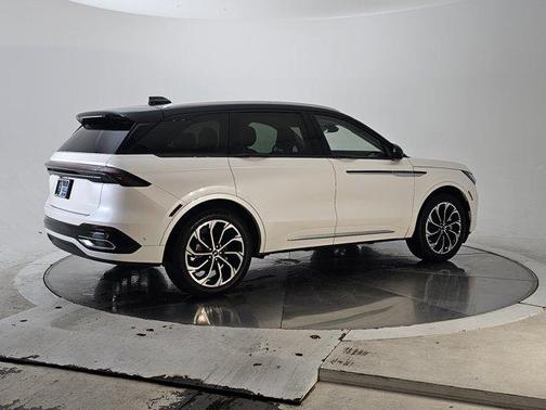 2024 Lincoln Nautilus Reserve