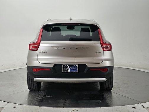 2023 Volvo XC40 B5 Plus Bright Theme